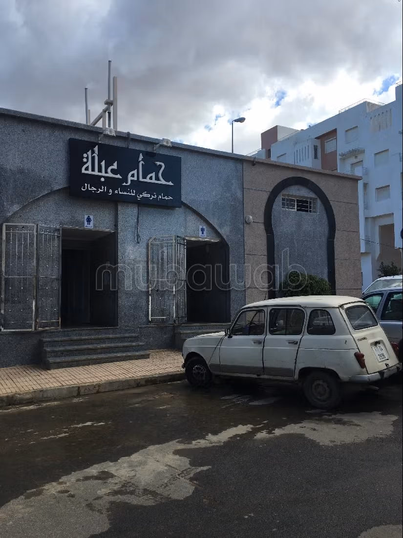 Vendita di un bell'appartamento. 1 locale. Terrazzo e ascensore. 