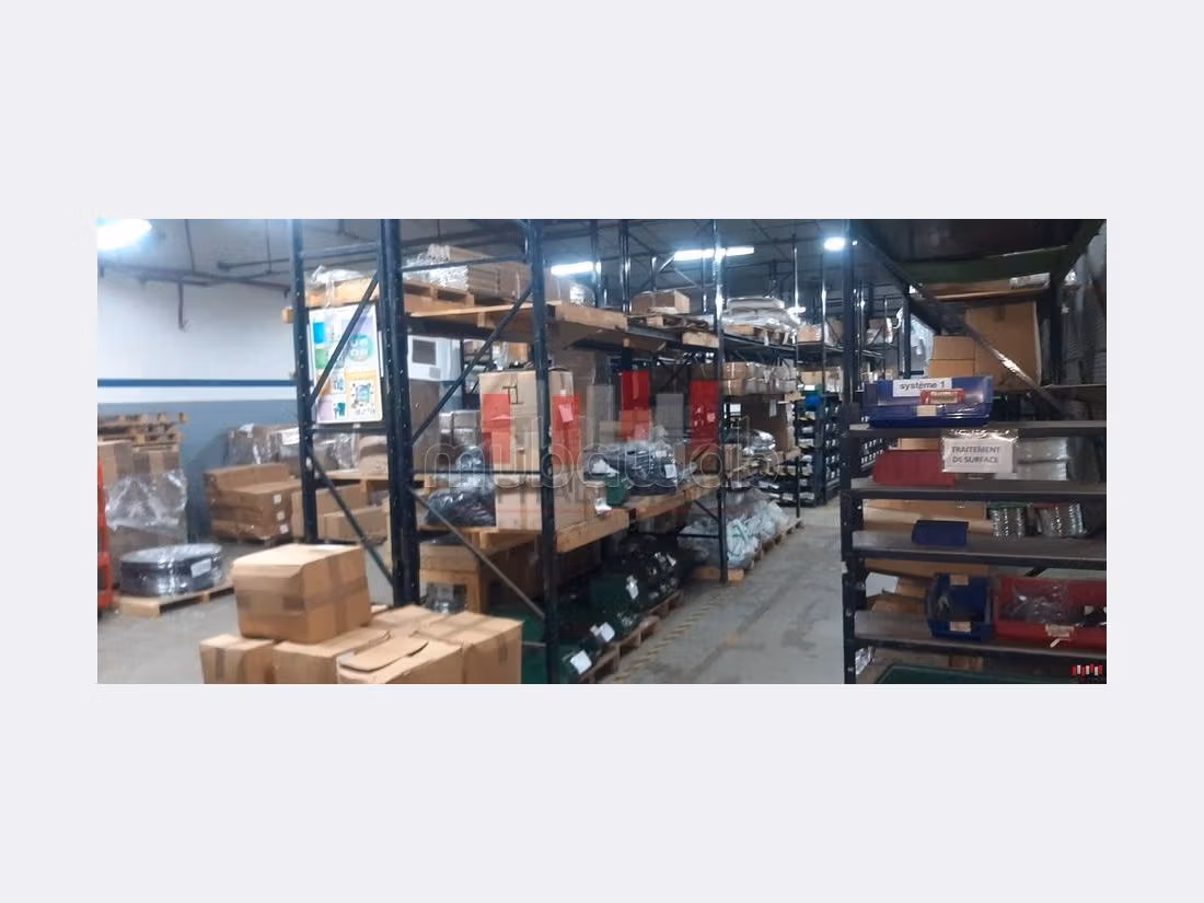 Unité industrielle de 2200 m2 de surface utile quartier mly rchid ain sebaa a la location