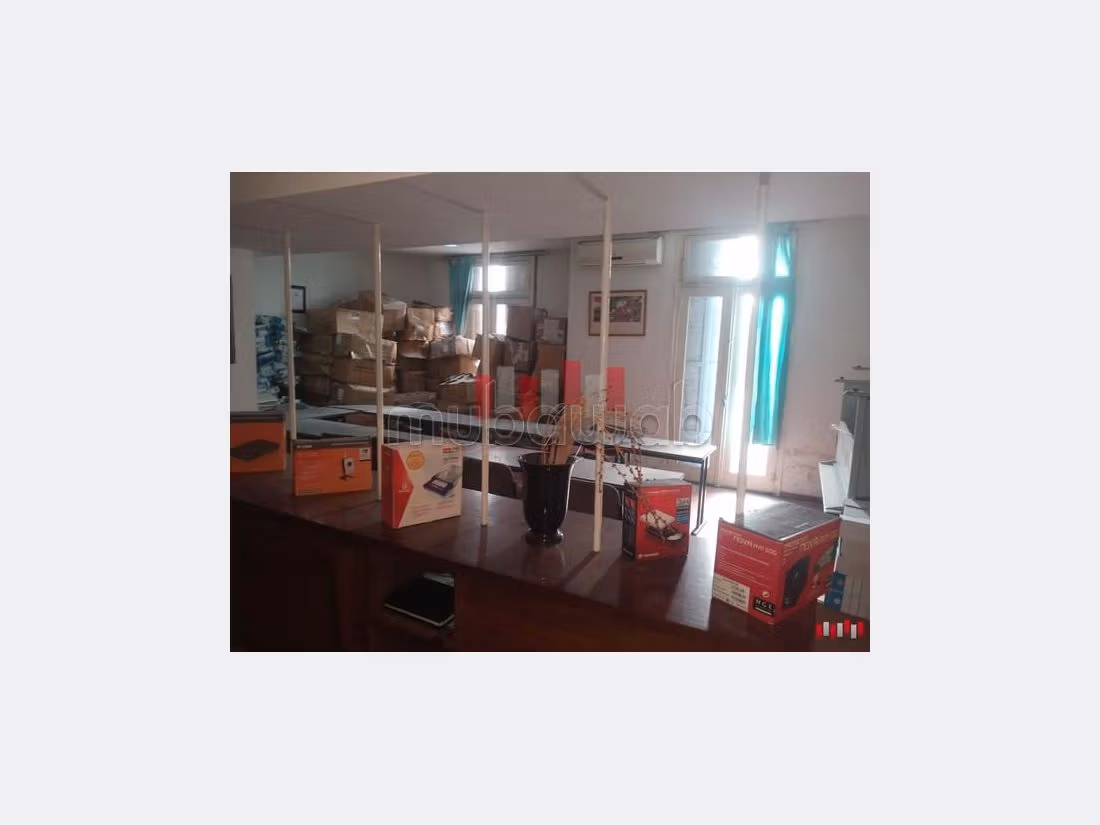 Oficinas en alquiler en Centre Ville. Superficie de 150 m². 