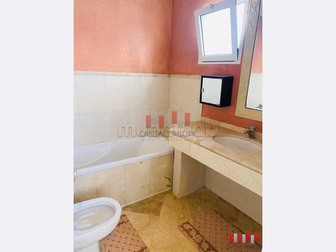 Rent this apartment in Triangle d'Or. 2 rooms. 