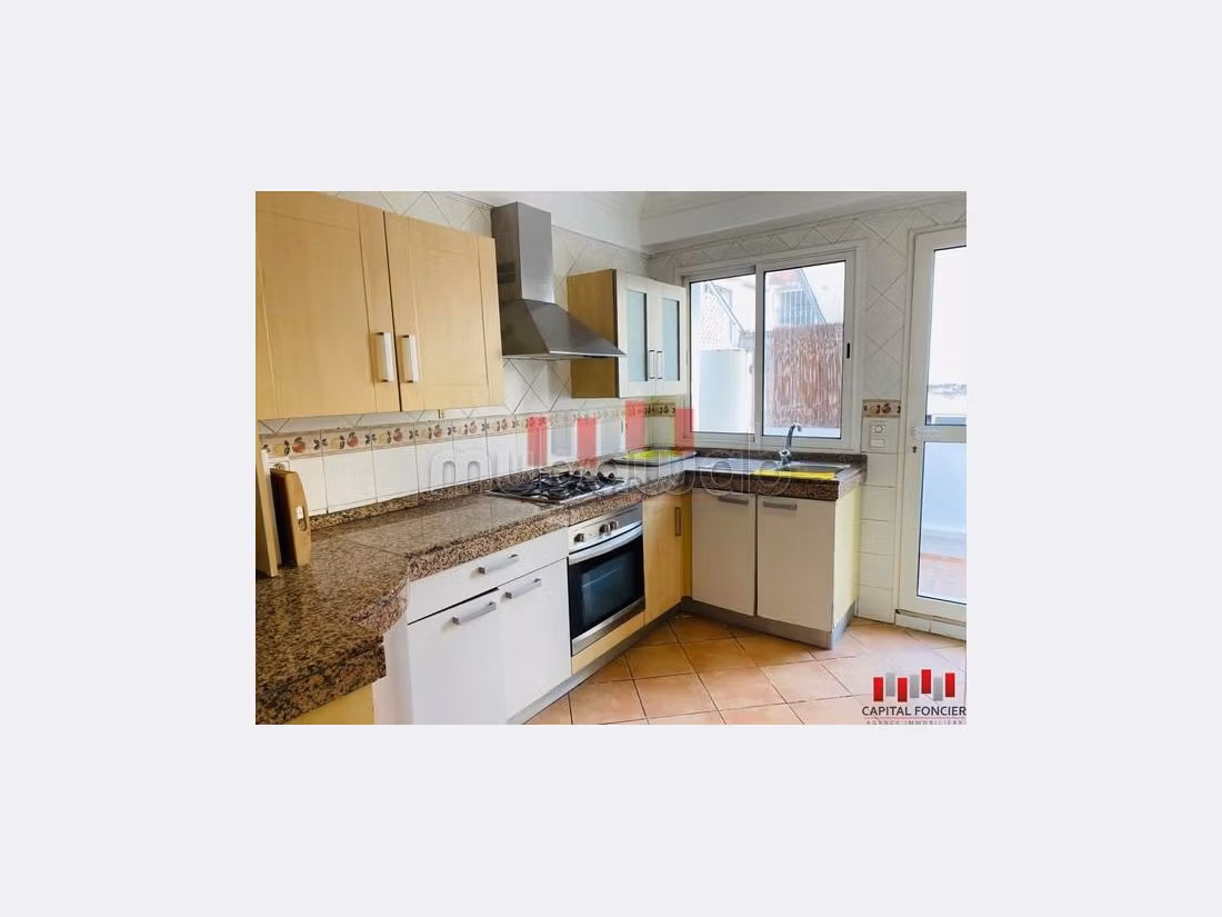 Rent this apartment in Triangle d'Or. 2 rooms. 