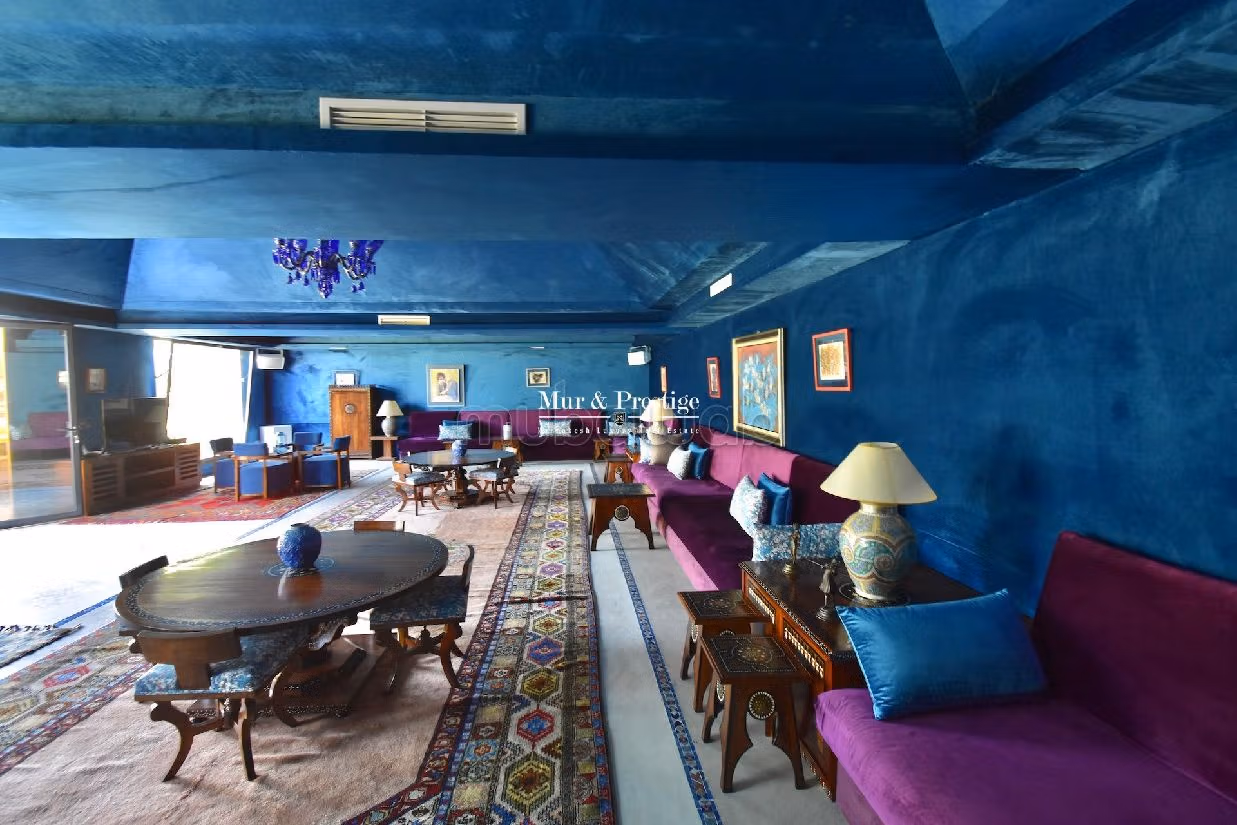 فيلا جميلة للبيع بالنخيل. 8 قطع كبيرة. مساحة خضراء