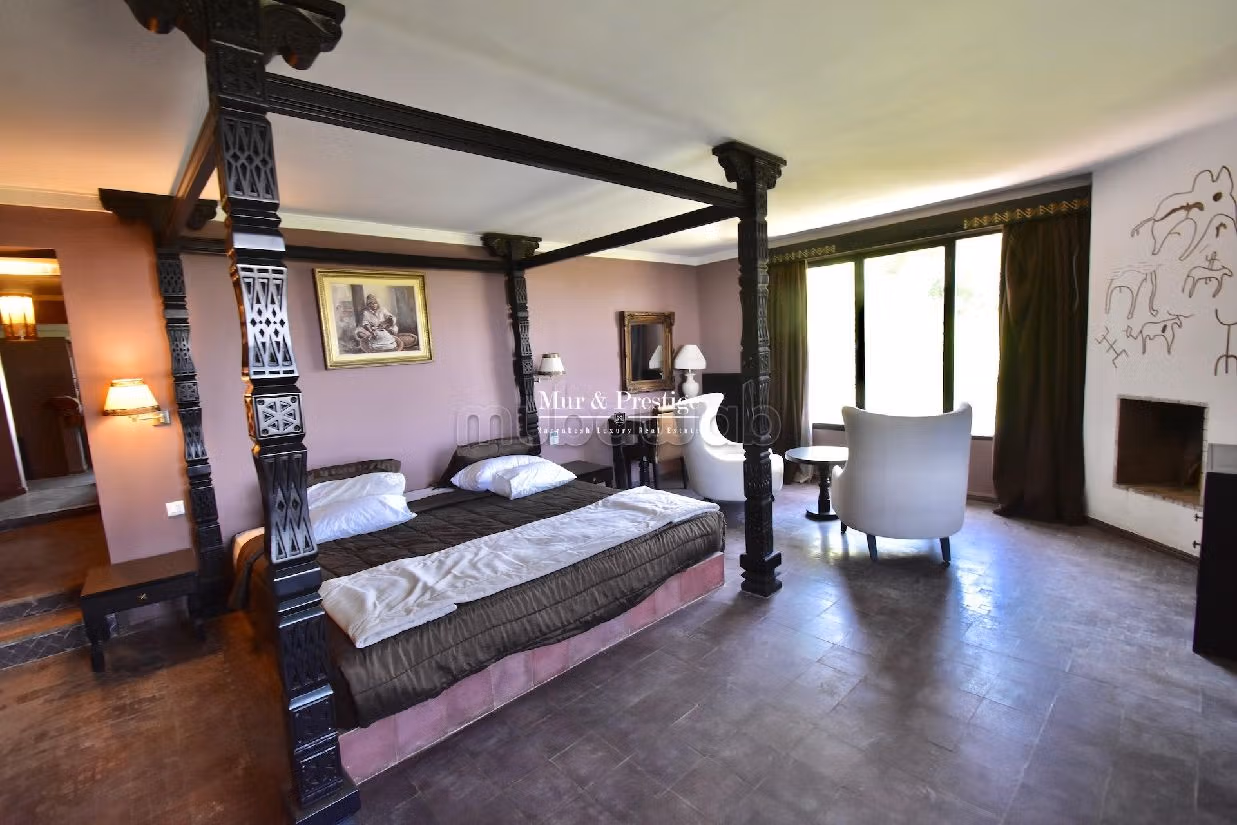 Fabulous house for sale in Route de l'Ourika. 11 beautiful rooms. Large terrace