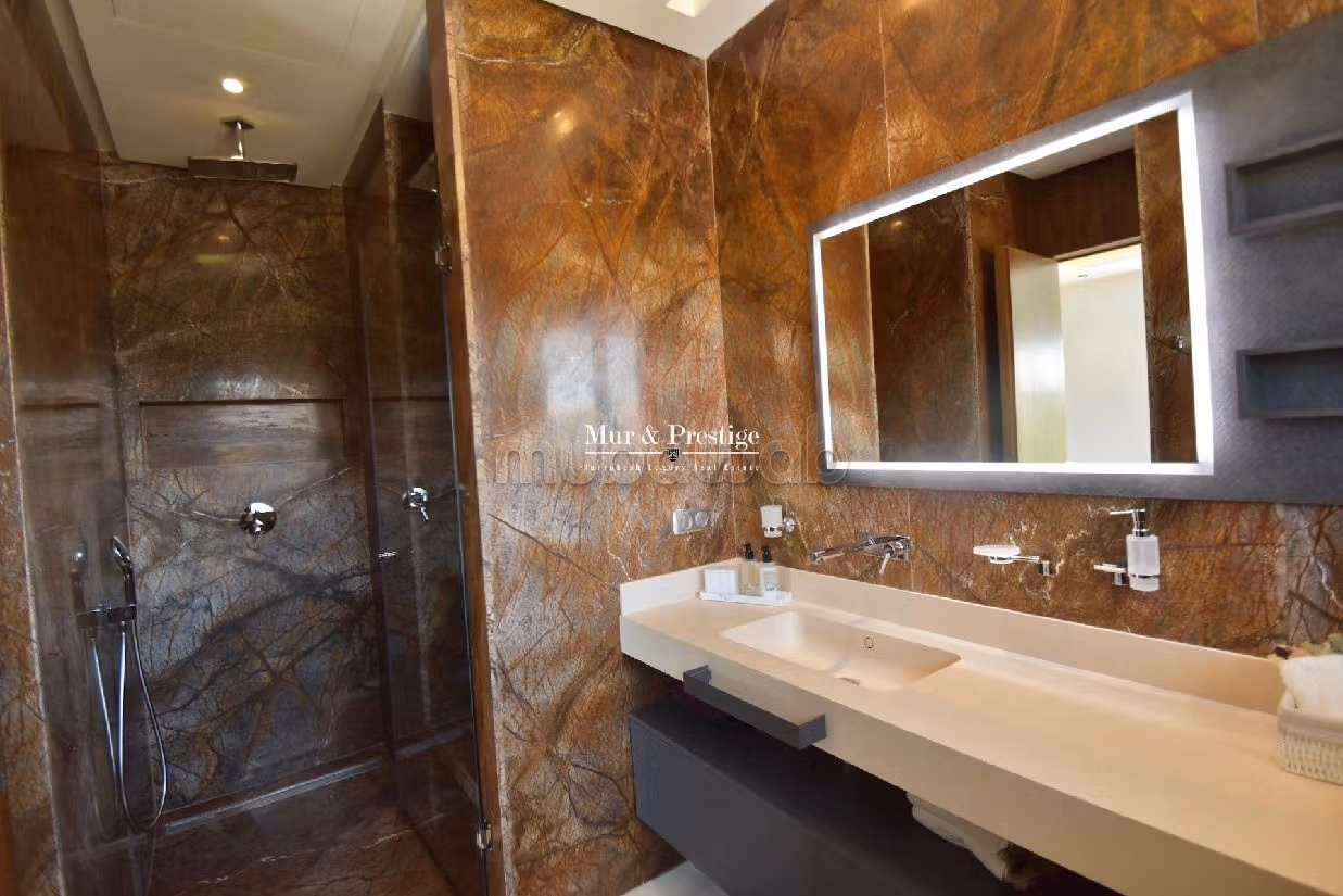 Esplendida villa en venta en Amelkis. 5 habitaciones grandes. Jardineras, Gran terraza