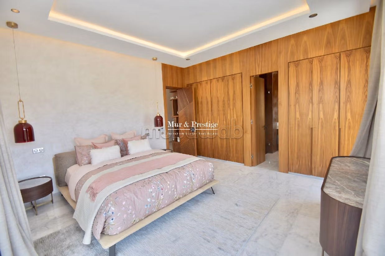 Esplendida villa en venta en Amelkis. 5 habitaciones grandes. Jardineras, Gran terraza