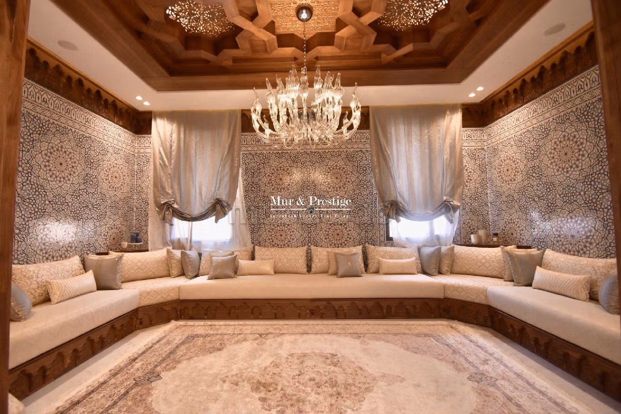 Esplendida villa en venta en Amelkis. 5 habitaciones grandes. Jardineras, Gran terraza