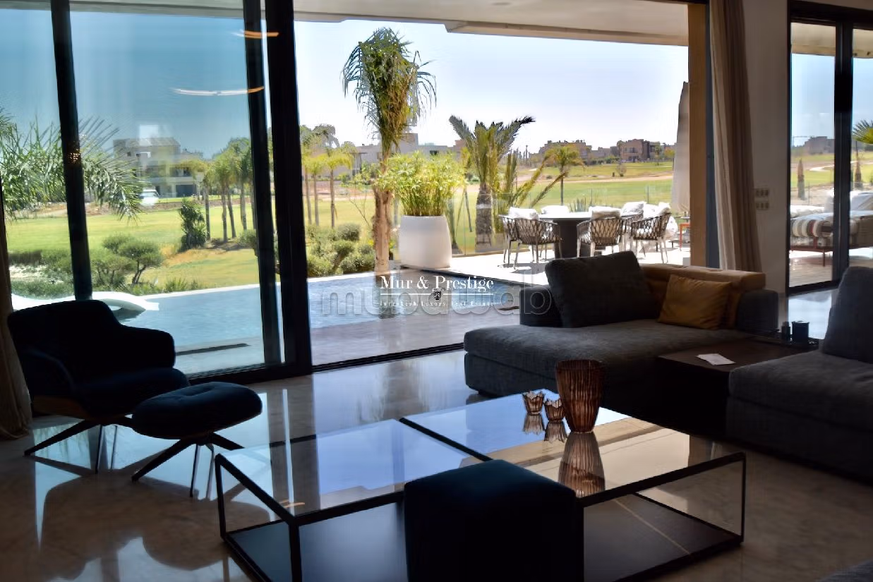 Esplendida villa en venta en Amelkis. 5 habitaciones grandes. Jardineras, Gran terraza
