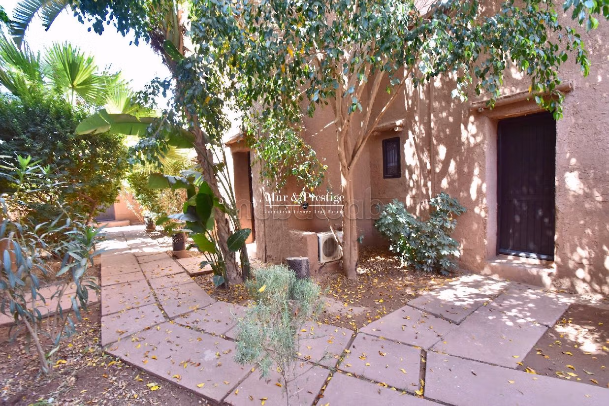 Maestosa residenza di lusso in vendita a Route de l'Ourika. 6 locali spaziosi. Piscina e camino