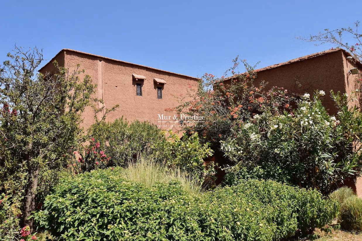 Maestosa residenza di lusso in vendita a Route de l'Ourika. 6 locali spaziosi. Piscina e camino