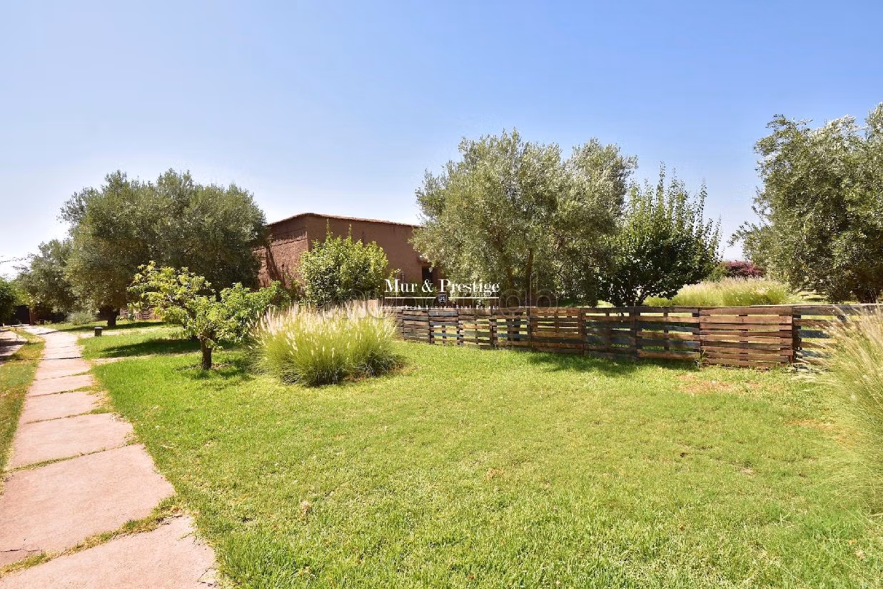 Maestosa residenza di lusso in vendita a Route de l'Ourika. 6 locali spaziosi. Piscina e camino