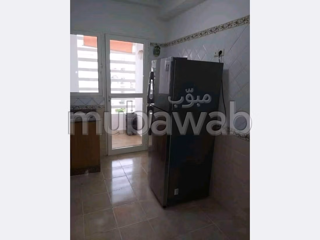 شقة للإيجار بمرجان. 4 قطع مريحة. مصعد وشرفة