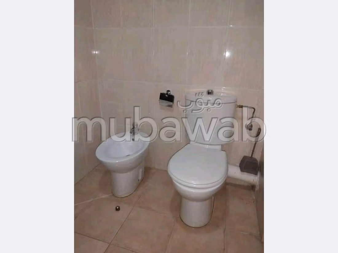 شقة للإيجار بمرجان. 4 قطع مريحة. مصعد وشرفة