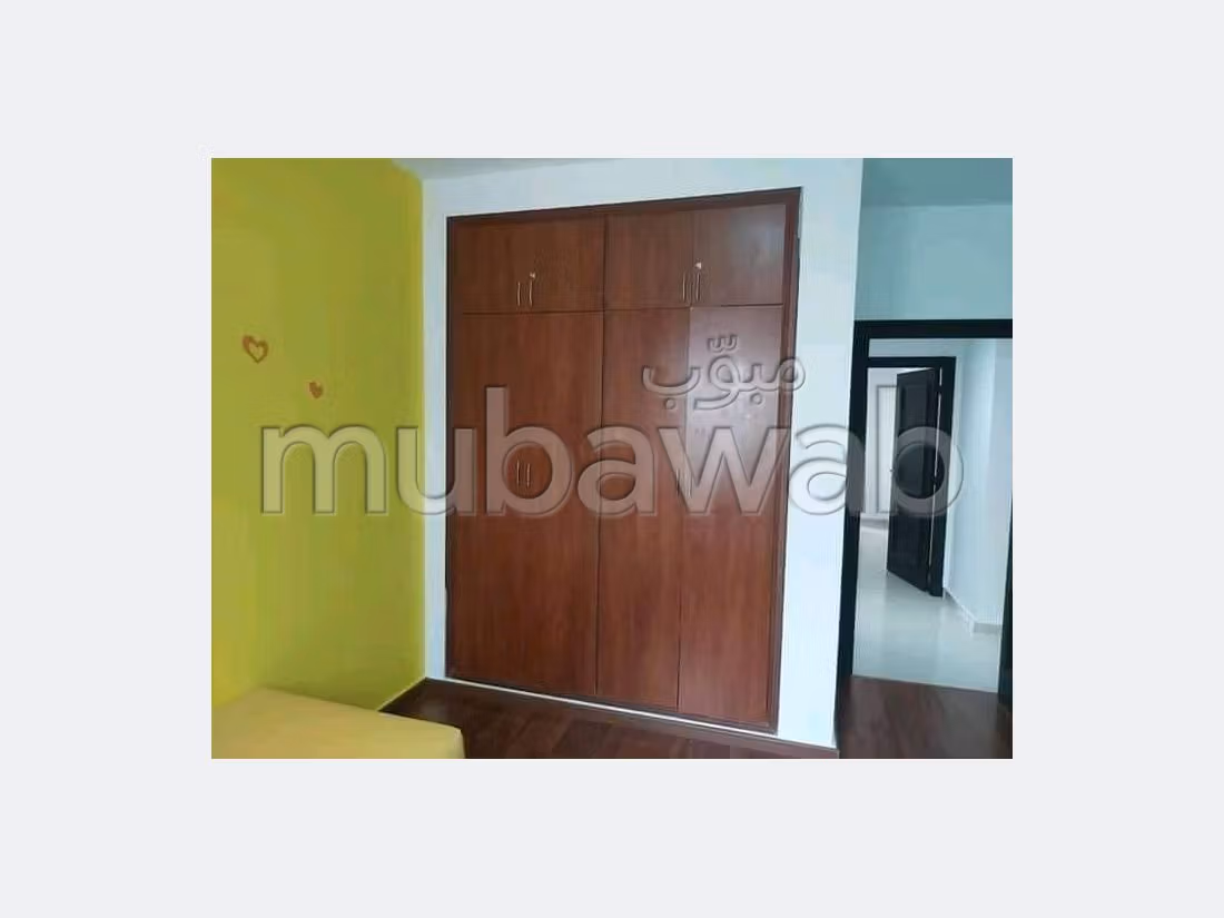 شقة للإيجار بمرجان. 4 قطع مريحة. مصعد وشرفة