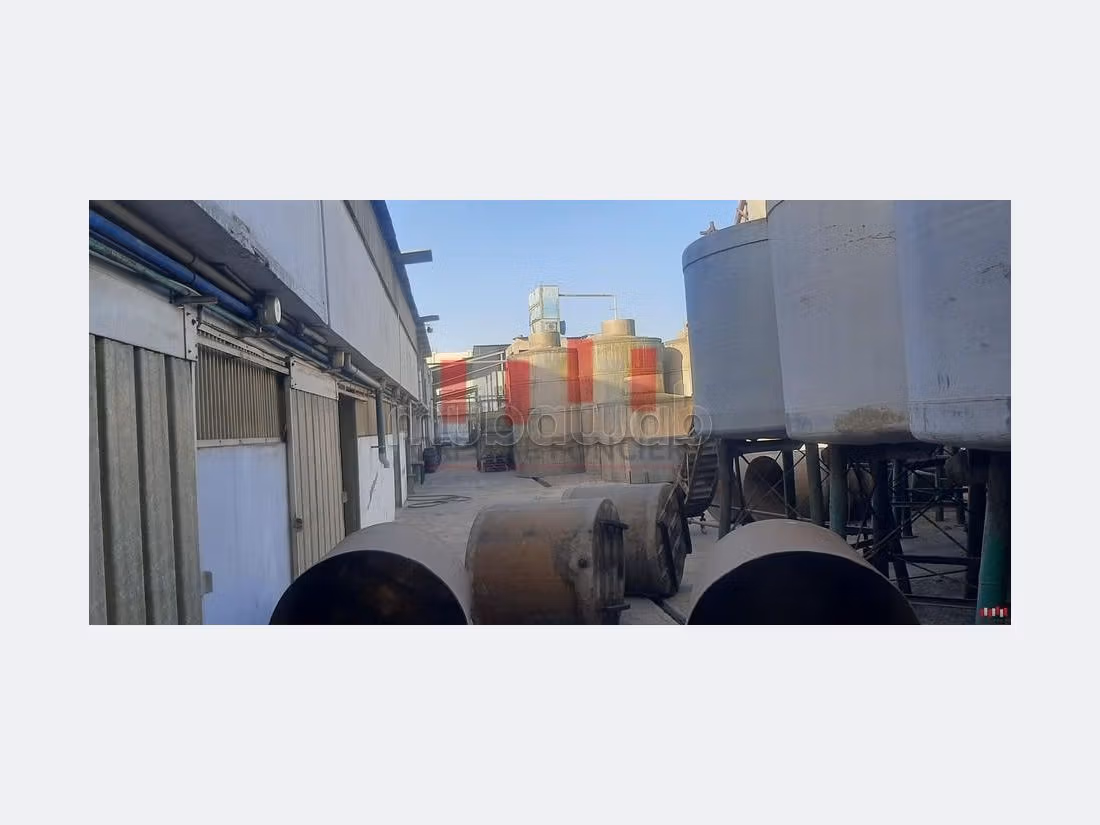 Offices & shops for sale in Zone Industrielle. Dimension 4000 m². 