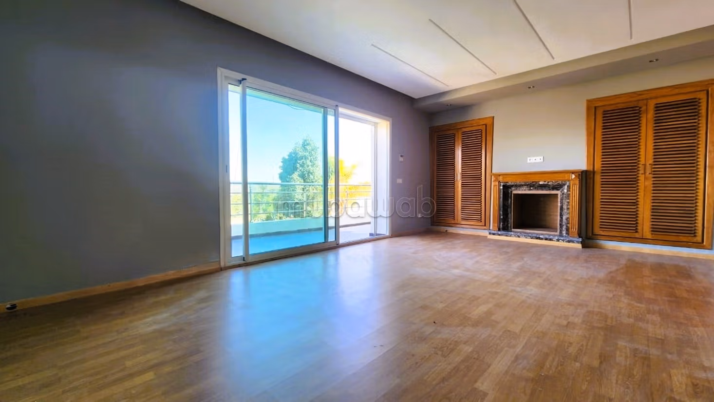 Magnifique villa à vendre 
Bouskoura résidence fermée