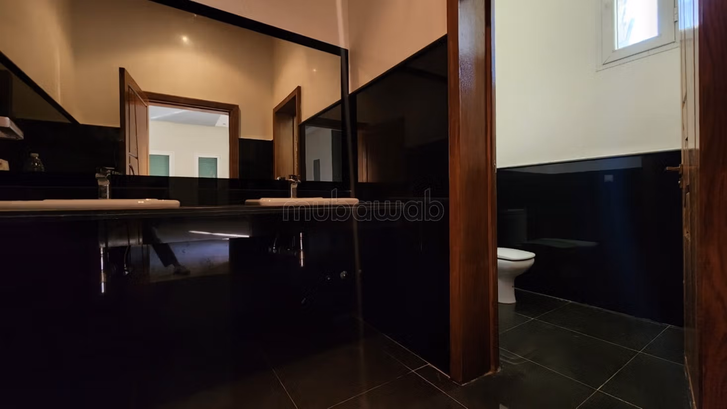 Magnifique villa à vendre 
Bouskoura résidence fermée