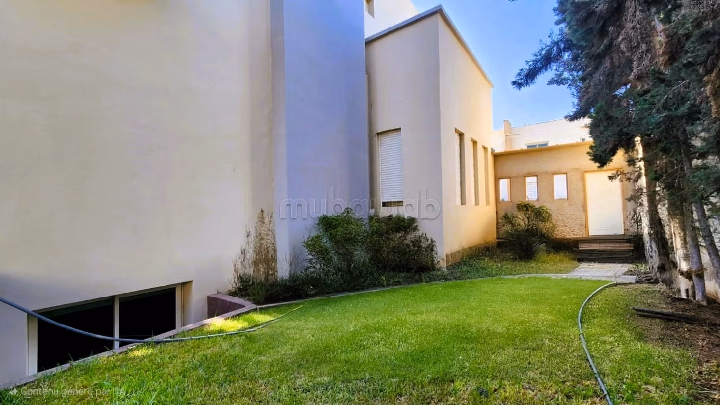 Magnifique villa à vendre 
Bouskoura résidence fermée