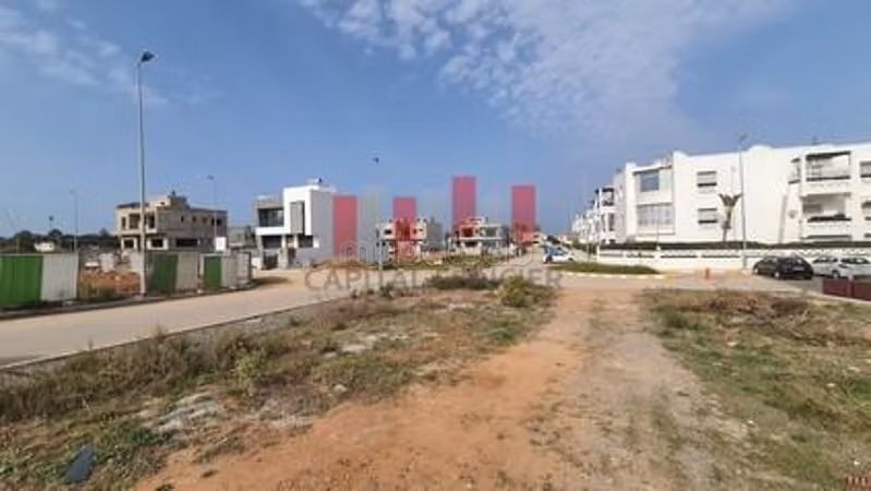 Land kopen. Totale oppervlakte 398 m². 