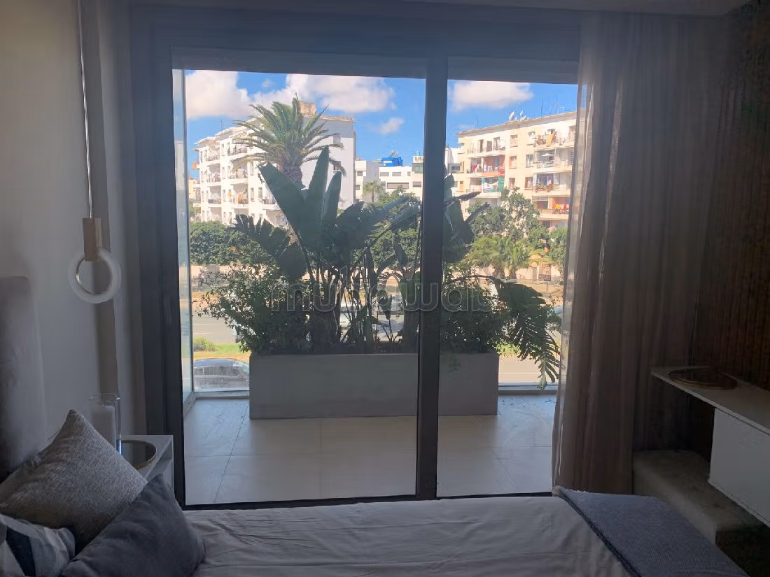 Studio moderne terrasse sans vis à vis à oasis