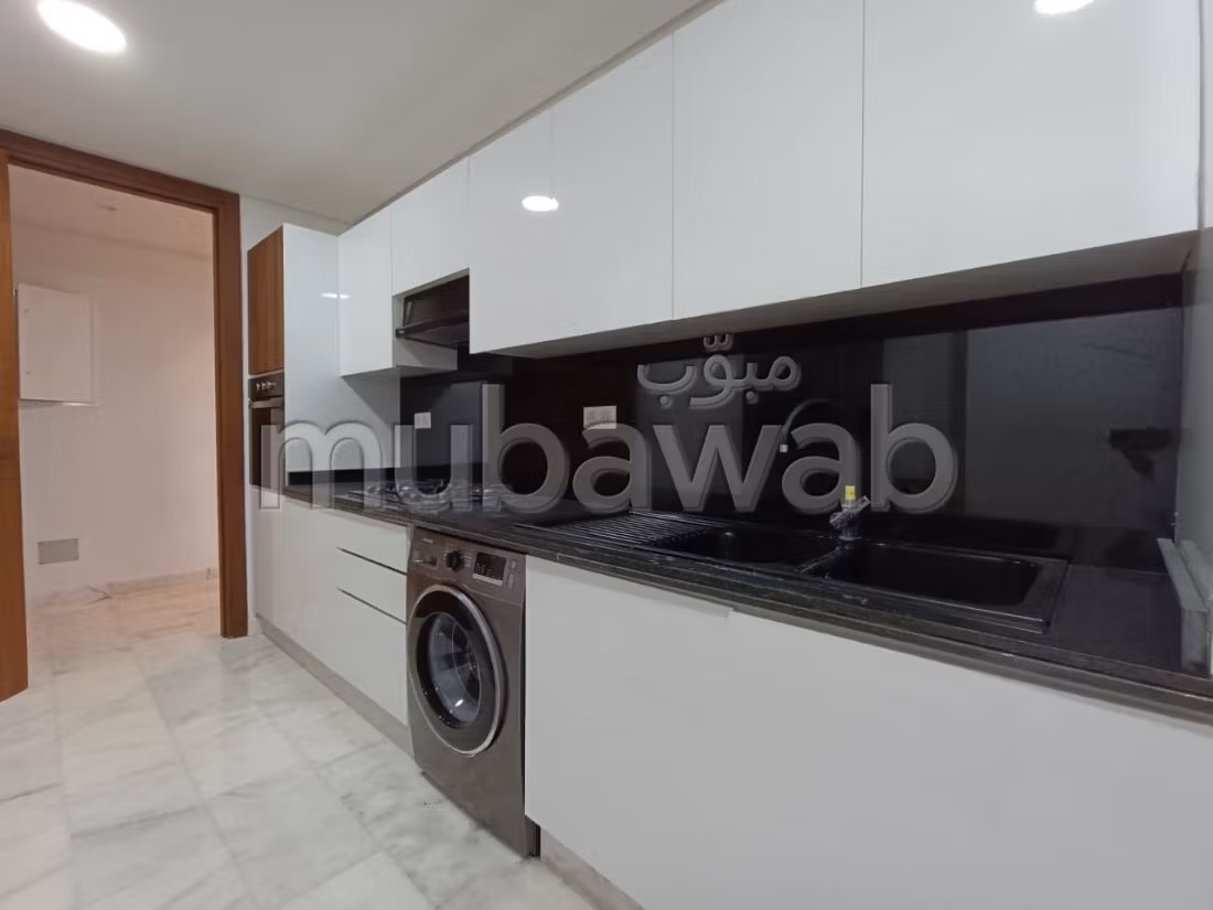 Magnifique 2 chambres meublé avec terrasse et piscine CFC