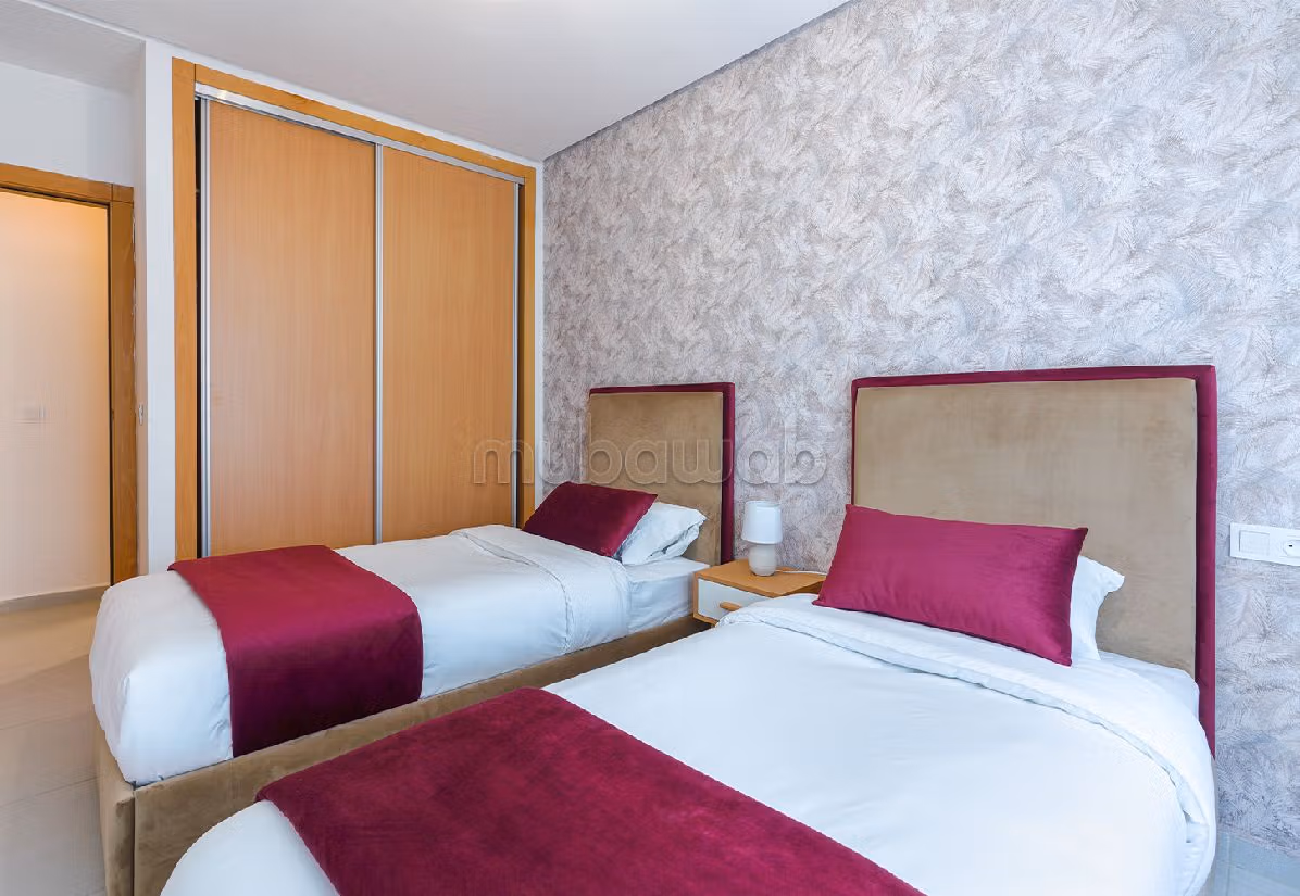 Vendita di uno splendido appartamento a Mesnana. Superficie totale 112 m². Dotato di giardino e ascensore. 