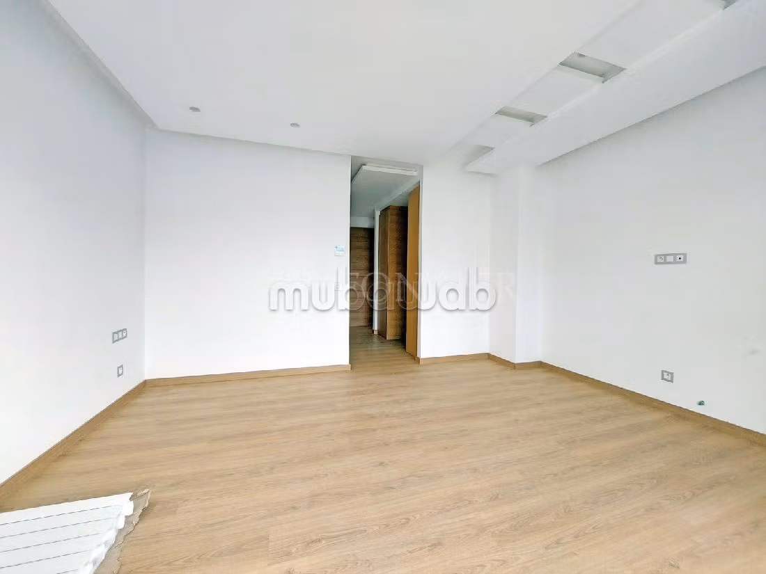 Luxury Villa for rent in Ain Diab. Area of 420 m². Gardeners, Large terrace. 