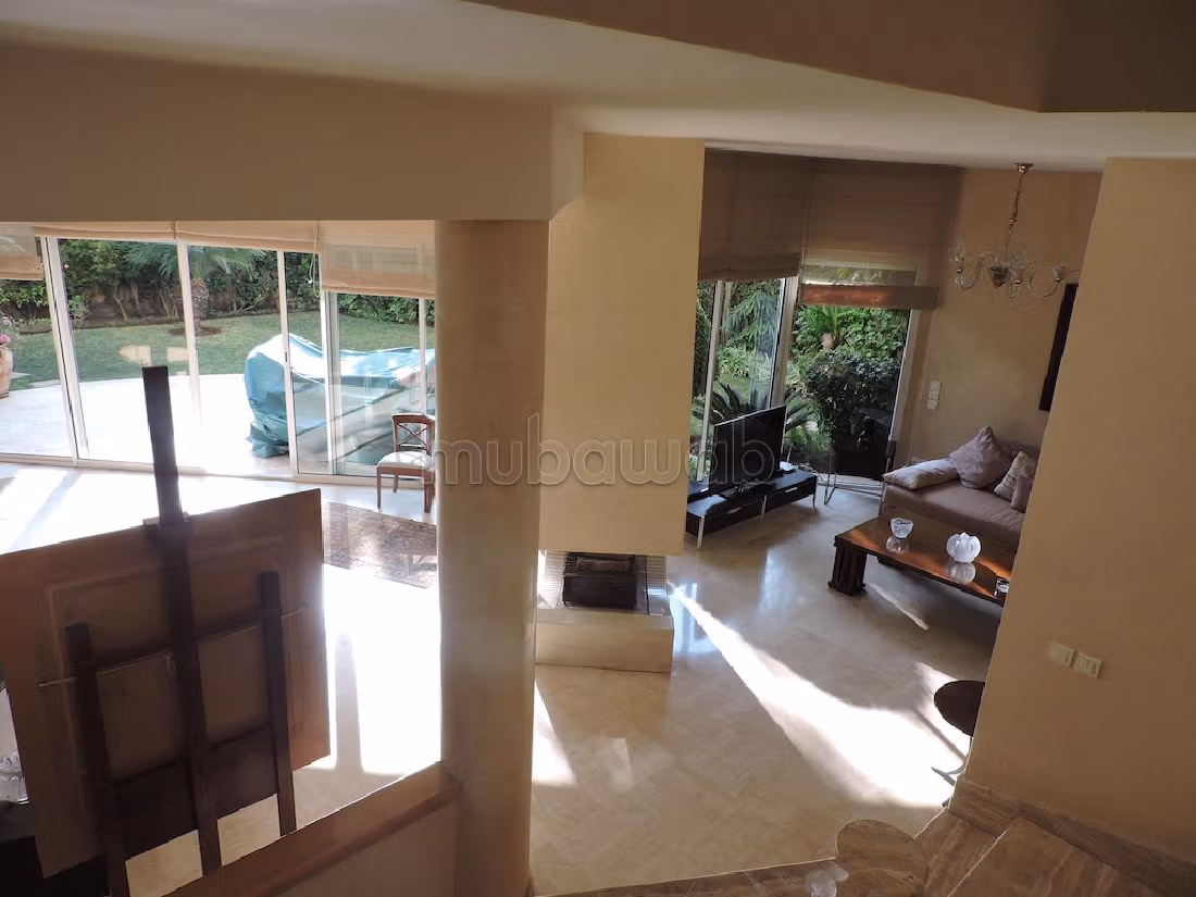 Nu te koop: villa's en luxe woningen in Monica. 12 Ruimtes. Beveiligingssysteem en satellietschotel. 