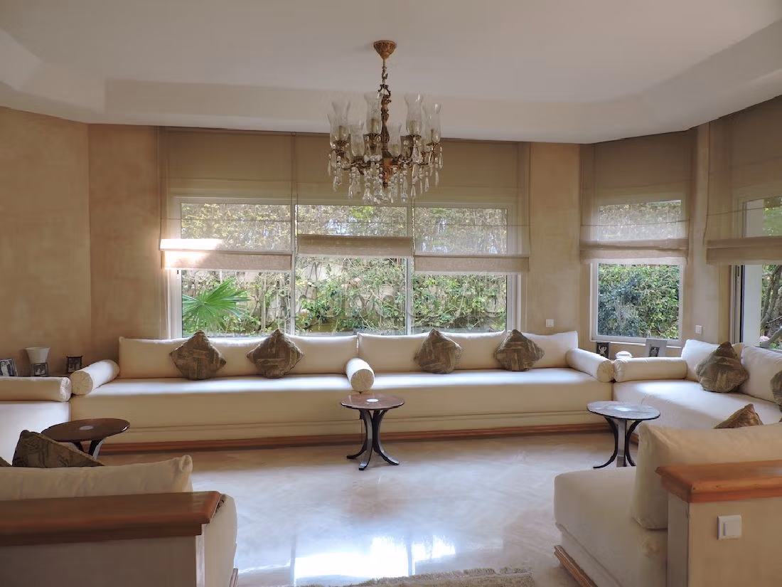 Nu te koop: villa's en luxe woningen in Monica. 12 Ruimtes. Beveiligingssysteem en satellietschotel. 