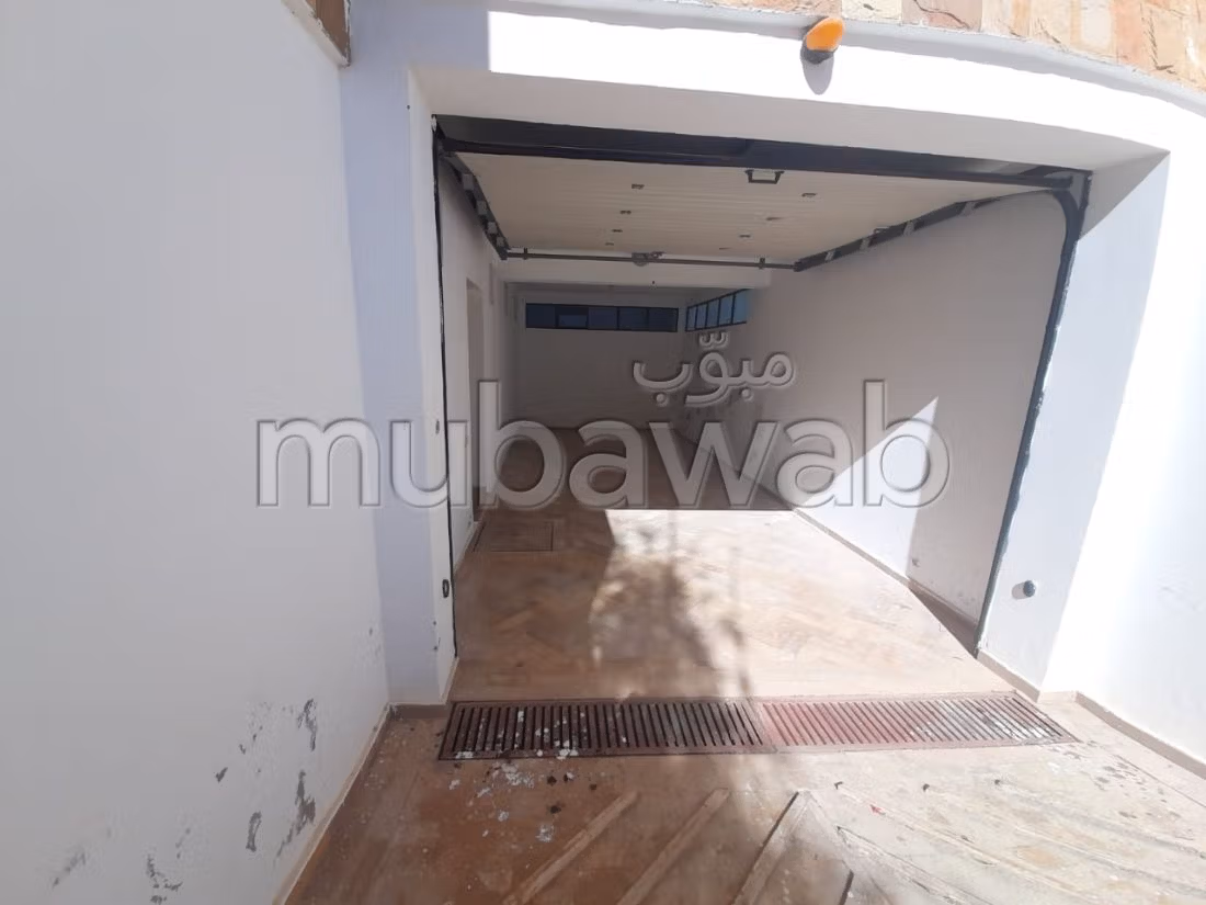 Splendid villa for sale in Cap Spartel. 4 lovely rooms. Beautiful terrace and garden. 