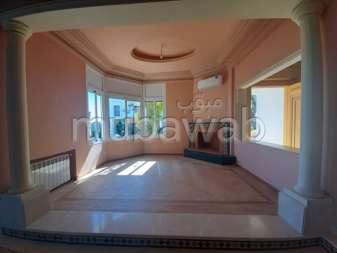 Splendid villa for sale in Cap Spartel. 4 lovely rooms. Beautiful terrace and garden. 