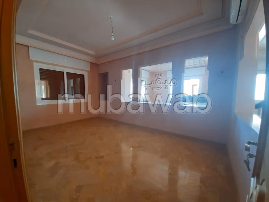 Splendid villa for sale in Cap Spartel. 4 lovely rooms. Beautiful terrace and garden. 