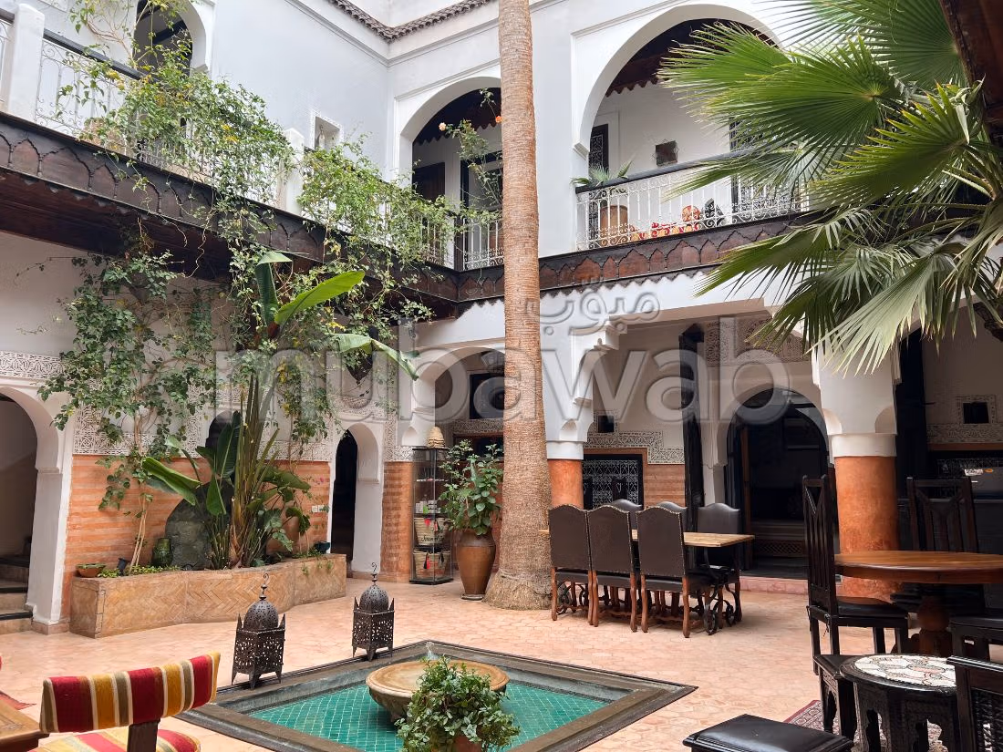 Riad in vendita a Mouassine. Superficie totale 426 m². Ammobiliato