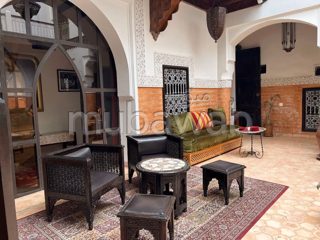Riad in vendita a Mouassine. Superficie totale 426 m². Ammobiliato