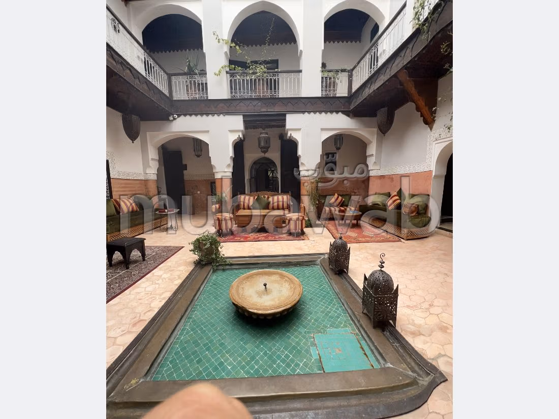 Riad in vendita a Mouassine. Superficie totale 426 m². Ammobiliato