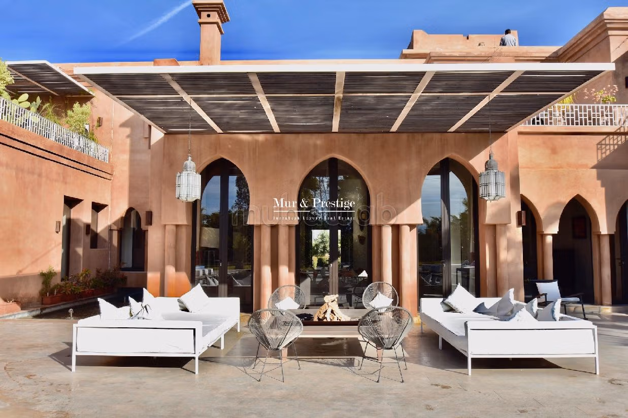 فيلا ممتازة للبيع بالنخيل. المساحة الكلية 800 م². التدفئة. 