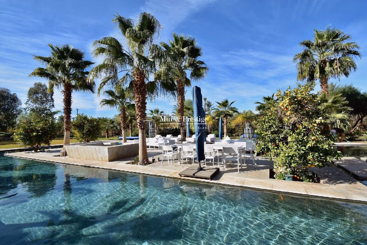 فيلا ممتازة للبيع بالنخيل. المساحة الكلية 800 م². التدفئة. 