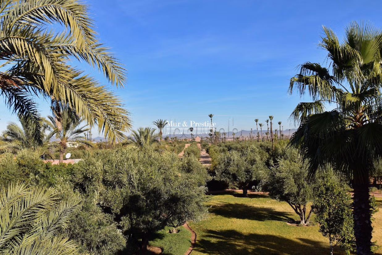 فيلا ممتازة للبيع بالنخيل. المساحة الكلية 800 م². التدفئة. 