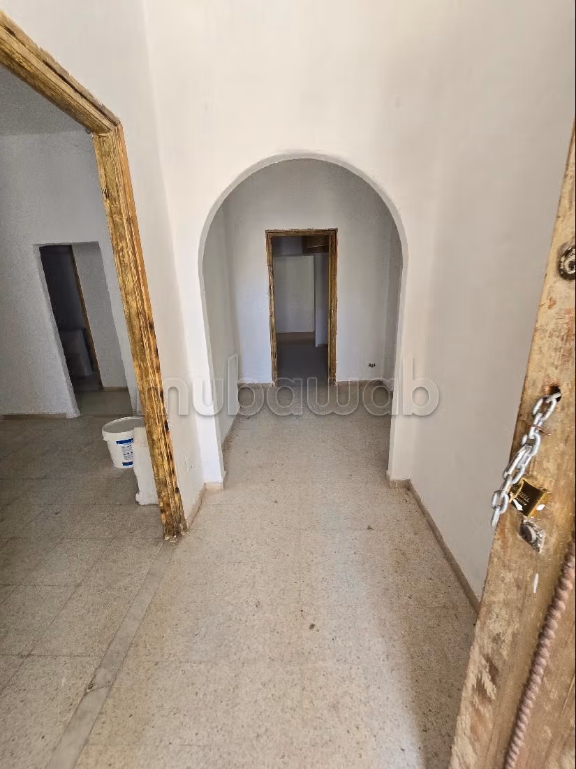 منزل رائع للشراء ب المرسى. 4 غرف جميلة. حديقة وشرفة. 