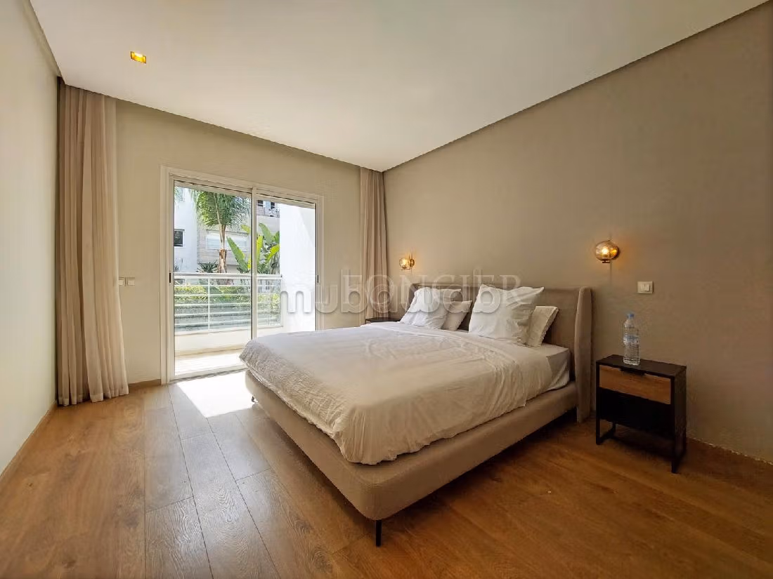 Great apartment for rent in Ain Diab. 3 beautiful rooms. Security. 