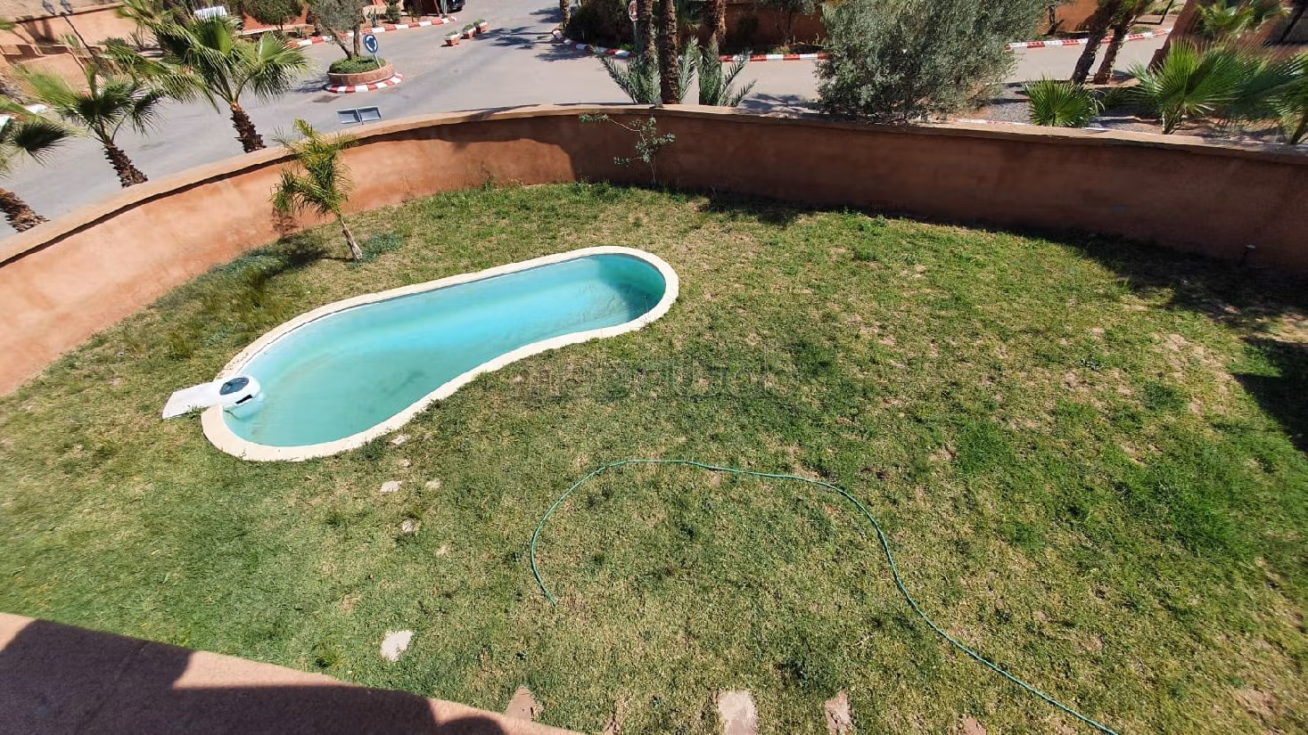 High quality house for sale in Ennakhil (Palmeraie). 3 rooms. Residence with swimming pool, Air conditioning. 