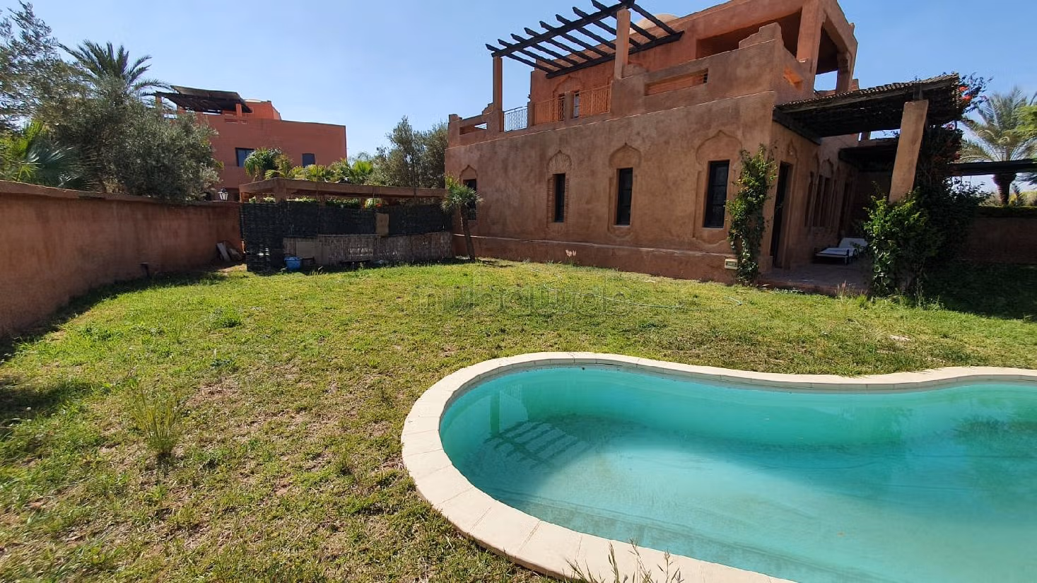 High quality house for sale in Ennakhil (Palmeraie). 3 rooms. Residence with swimming pool, Air conditioning. 