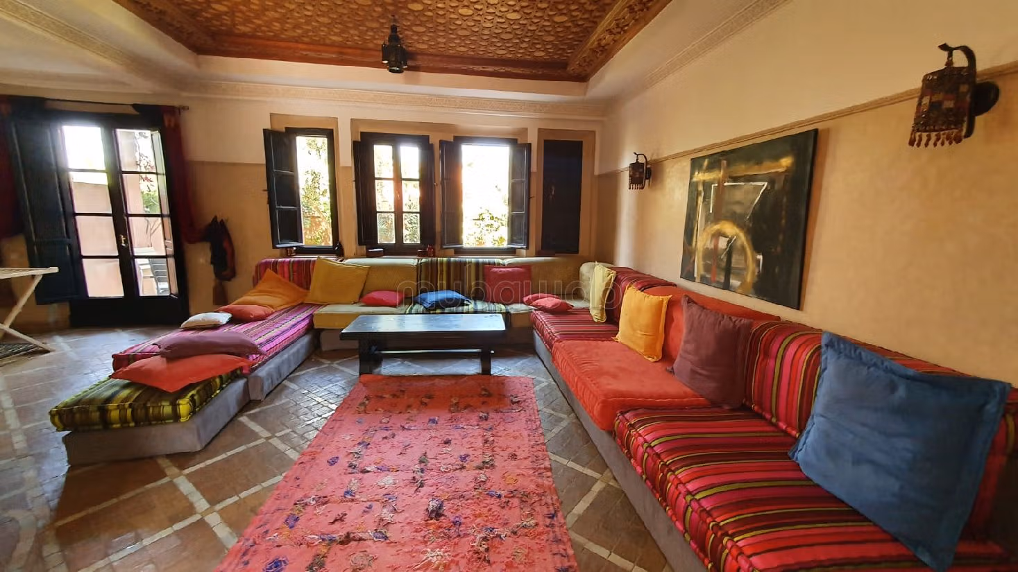 High quality house for sale in Ennakhil (Palmeraie). 3 rooms. Residence with swimming pool, Air conditioning. 