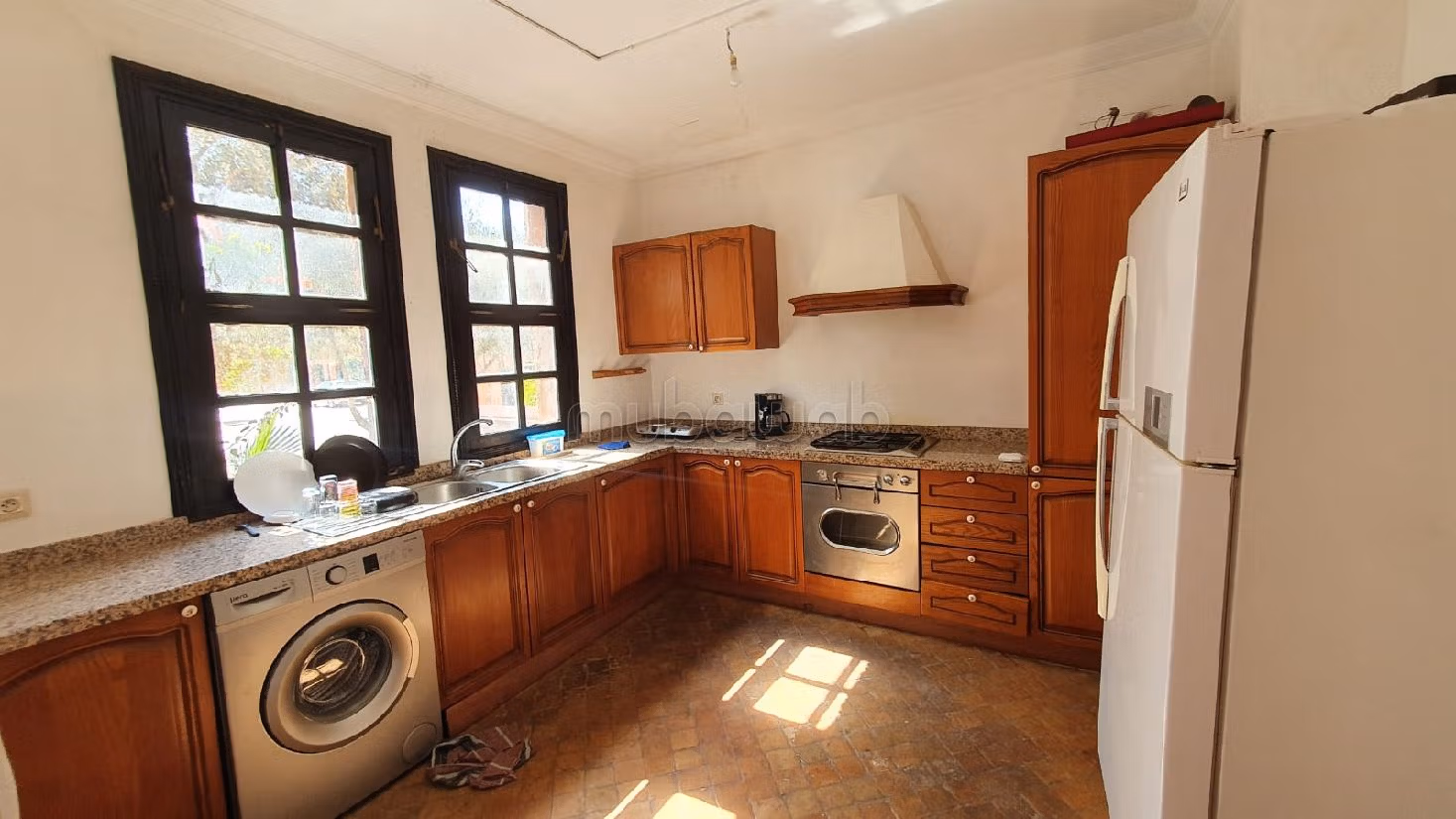 High quality house for sale in Ennakhil (Palmeraie). 3 rooms. Residence with swimming pool, Air conditioning. 