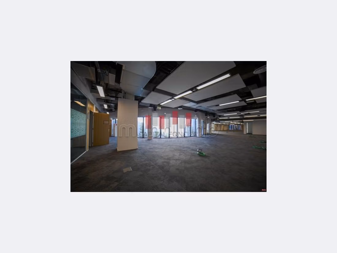 Comodo ufficio in affitto a Anfa. Superficie di 900 m². Sistema di climatizzazione. 