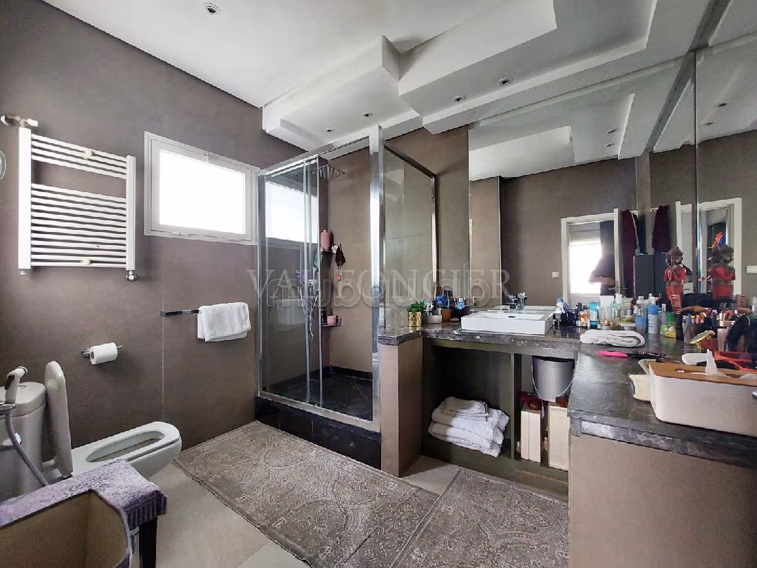 Maestosa residenza di lusso in affitto a Anfa. Superficie 300 m². Con camino e aria condizionata