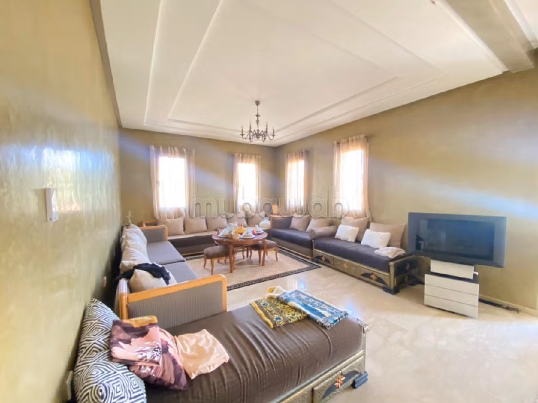 High quality house for sale in Route de Fez. 6 large living areas. Swimming pool and fireplace. 