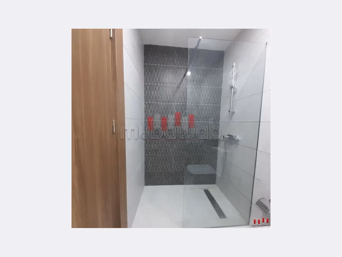 Precioso piso en alquiler en Centre Ville. 1 bonita habitación. Fogones. 