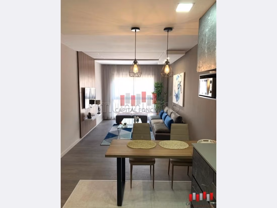 Precioso piso en alquiler en Centre Ville. 1 bonita habitación. Fogones. 