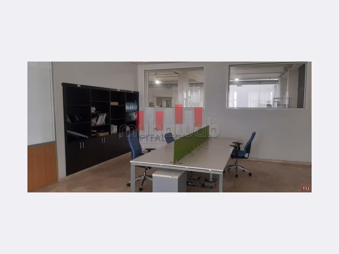 Acquista il locale commerciale adatto alla tua attività a Zone Industrielle. Superficie totale 3300 m². 