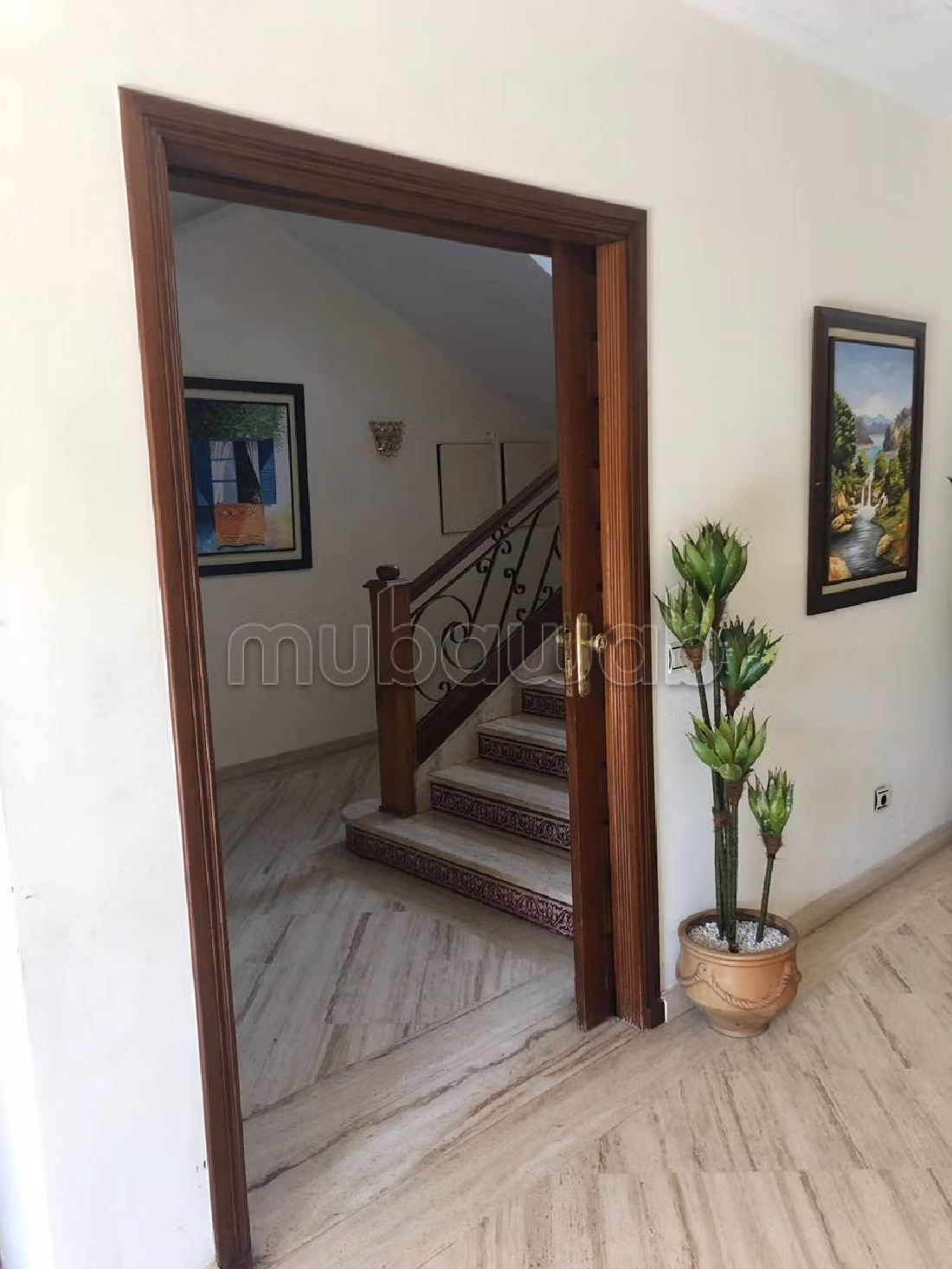 Magnificent villa for sale in Quartier Des Ambassades. Large area 2000 m²